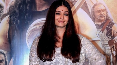 Aishwarya Rai looked stunning in an embroidered white salwar suit and dupatta at the Mumbai promotions of her film Ponniyin Selvan I. She recently attended a promotional event in Hyderabad as well. (PTI) (PTI) Aishwarya Rai looked stunning in an embroidered white salwar suit and dupatta at the Mumbai promotions of her film Ponniyin Selvan I. She recently attended a promotional event in Hyderabad as well. (PTI) (PTI)