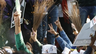 The protest was led by AAP's state Mahila Morcha in-charge Sarita Singh, its president Nirmala Kumari and organisation secretary Jasbir Kaur. The protest was led by AAP's state Mahila Morcha in-charge Sarita Singh, its president Nirmala Kumari and organisation secretary Jasbir Kaur.