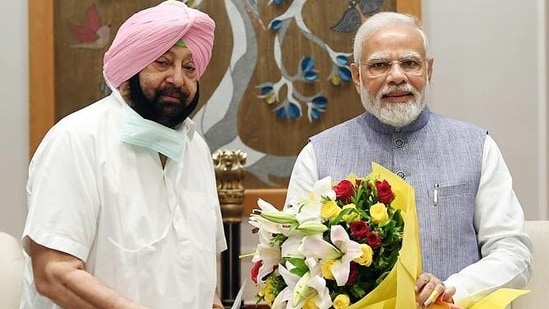 Captain Amarinder Singh with Prime Minister Narendra Modi (Capt. Amarinder Singh Twitter/ANI Photo) (File)