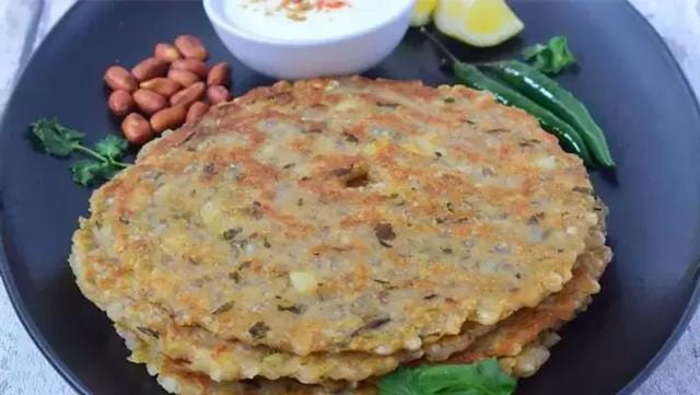 Vrat-wale Parathas available at cloud kitchen DND: Daily Nutritional Diet. Vrat-wale Parathas available at cloud kitchen DND: Daily Nutritional Diet.