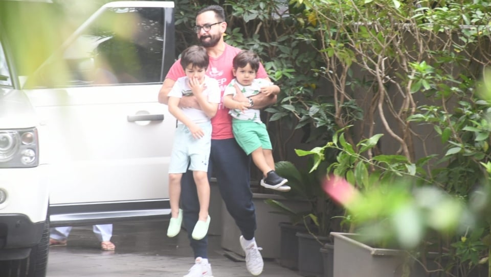 Saif Ali Khan with Taimur and Jeh.&nbsp;(HT Photo/Varinder Chawla)