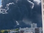 Rungis International Market Fire: A huge fire broke out at Rungis International Market in Pairs.(Twitter) Rungis International Market Fire: A huge fire broke out at Rungis International Market in Pairs.(Twitter)