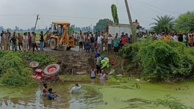 Rescue operation under way in Itaunja on Monday. (HT photo)