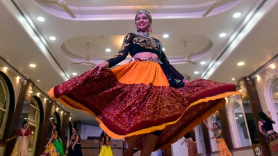 Garba is also performed during special occasions like social gatherings, weddings and parties. (HT Photo/Anshuman Poyrekar)