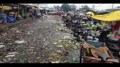 Garbage strewn in the open at the main vegetable market in Ludhiana. (Gurpreet Singh/HT)