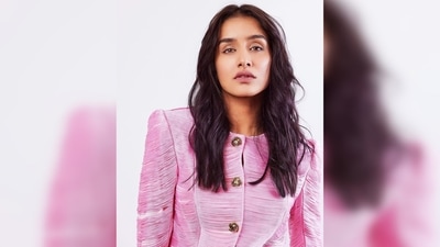 Shraddha Kapoor paired her fancy pink jacket with basic cropped denim and beige pump stilettoes. (Instagram/@shraddhakapoor) Shraddha Kapoor paired her fancy pink jacket with basic cropped denim and beige pump stilettoes. (Instagram/@shraddhakapoor)