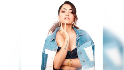 Rashmika Mandanna captioned her post, "Today I felt like a blue." Elli AvRam dropped a comment and wrote, "Cutiepie." (Instagram/@rashmika_mandanna)