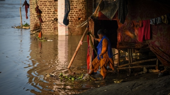 The water discharged from the barrage normally takes two to three days to reach the national capital. Authorities in Delhi have not issued a flood alert yet.(HT Photo/Sanchit Khanna)