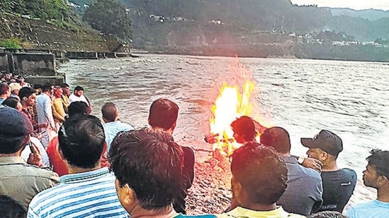 Mother of 19-year-old woman who was murdered in Uttarakhand claimed her daughter’s last rites were conducted “hurriedly”. (PTI) Mother of 19-year-old woman who was murdered in Uttarakhand claimed her daughter’s last rites were conducted “hurriedly”. (PTI)