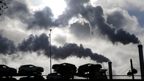 The entire world is crippled by an energy crunch, caused mainly due to the Covid-19 pandemic which was further exacerbated by the ongoing Russia-Ukraine war coupled with climate change-induced natural disasters.(AP) The entire world is crippled by an energy crunch, caused mainly due to the Covid-19 pandemic which was further exacerbated by the ongoing Russia-Ukraine war coupled with climate change-induced natural disasters.(AP)