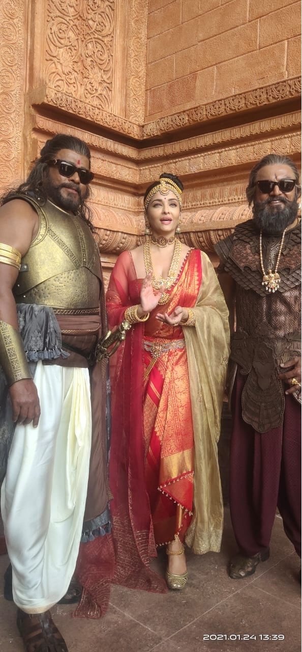 Aishwarya Rai on sets of Ponniyin Selvan I.&nbsp;