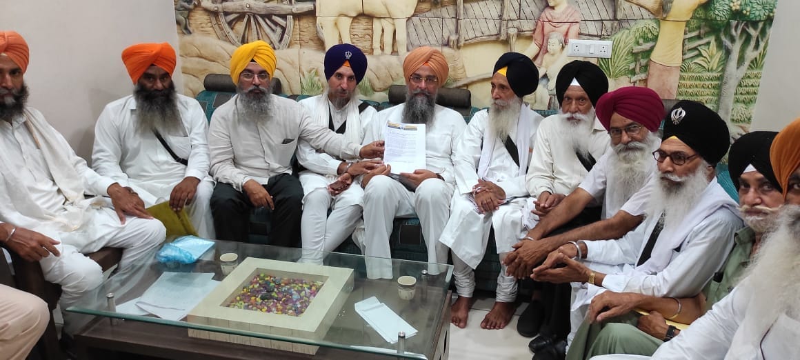 The memorandum was handed over to the speaker. (HT photo)