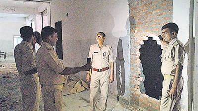 The police found invaluable but rotting books stowed away in secret compartments (HT Photo) The police found invaluable but rotting books stowed away in secret compartments (HT Photo)