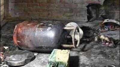 A 30-year-old woman sustained burn injuries on her hands and legs after gas from a LPG cylinder leaked and exploded in her kitchen in Narhe Gaon area of Pune on Tuesday (REPRESENTATIVE IMAGE)
