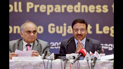 Gandhinagar: Chief Election Commissioner Rajiv Kumar and Election Commissioner Anup Chandra Pandey address a press conference, in Gandhinagar, Tuesday, Sept. 27, 2022. (PTI Photo)(PTI09_27_2022_000242A) (PTI)