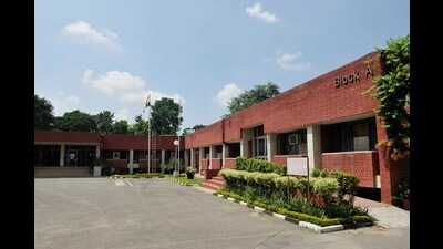 A senior Chandigarh Housing Board official said all staff members had been shifted to the new building, so block A was now vacant. (HT Photo) A senior Chandigarh Housing Board official said all staff members had been shifted to the new building, so block A was now vacant. (HT Photo)