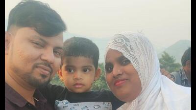 The family that was riding a two-wheeler met with an accident in Taloja, Navi Mumbai, early on Monday. The woman and her two-year-old daughter were killed while her husband suffered serious injuries. (HT PHOTO) The family that was riding a two-wheeler met with an accident in Taloja, Navi Mumbai, early on Monday. The woman and her two-year-old daughter were killed while her husband suffered serious injuries. (HT PHOTO)