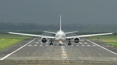 Singapore Airlines may maintain a minority stake of up to 25% to the tune of ₹5,000 to ₹10,000 crore as part of the merger.(Representative Image) Singapore Airlines may maintain a minority stake of up to 25% to the tune of ₹5,000 to ₹10,000 crore as part of the merger.(Representative Image)