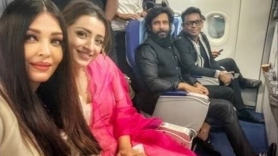 Vikram lauded Aishwarya Rai and spoke about how it's scary and difficult being her.
