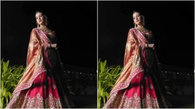 Amyra wore her tresses into a messy bun with a middle part and a few strands of hair left open around her face as she looked like a dream. (Instagram/@amyradastur93) Amyra wore her tresses into a messy bun with a middle part and a few strands of hair left open around her face as she looked like a dream. (Instagram/@amyradastur93)