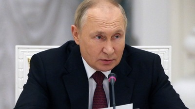 Russia-Ukraine War: Russian President Vladimir Putin chairs a meeting. (AFP)