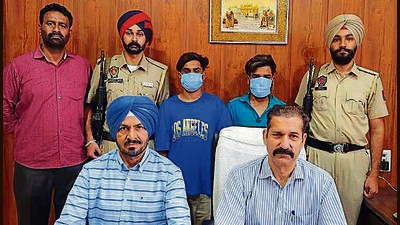 The accused in custody of Ludhiana police. (HT)