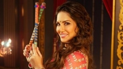 Sunny Leone’s red lehenga is a Navratri wardrobe must-have (Instagram/@sunnyleone) Sunny Leone’s red lehenga is a Navratri wardrobe must-have (Instagram/@sunnyleone)