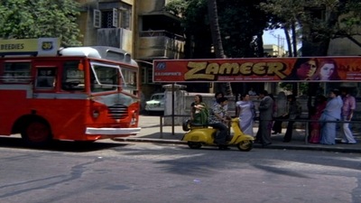 A still from the 1976 film Chhoti Si Baat that has Amitabh Bachchan's Zameer poster on the film's famous bus stop. (Twitter/@PragyanM) A still from the 1976 film Chhoti Si Baat that has Amitabh Bachchan's Zameer poster on the film's famous bus stop. (Twitter/@PragyanM)