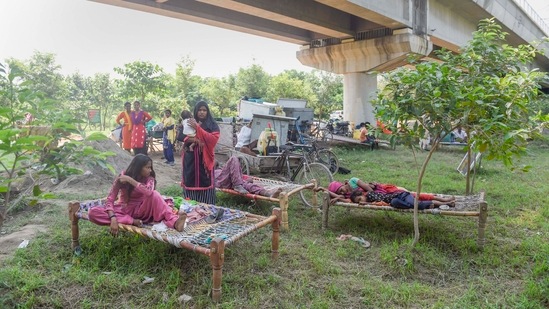 The low-lying areas near the river in Delhi, which is home to around 37,000 people, are considered vulnerable to flooding.(PTI)