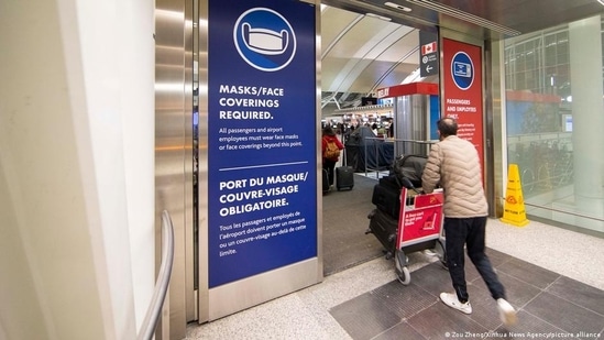 Travellers would also not need to wear masks in planes and trains.&nbsp;(Zou Zheng/Xinhua News Agency/picture alliance )