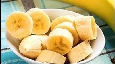 Obviously, the Good Samaritan in me called out to the captain, pointed to the congealing fruit and launched a polite spiel about the negative aspects of cutting a banana and leaving it lying around to react with the oxygen in the air and change colour. (HT File) Obviously, the Good Samaritan in me called out to the captain, pointed to the congealing fruit and launched a polite spiel about the negative aspects of cutting a banana and leaving it lying around to react with the oxygen in the air and change colour. (HT File)
