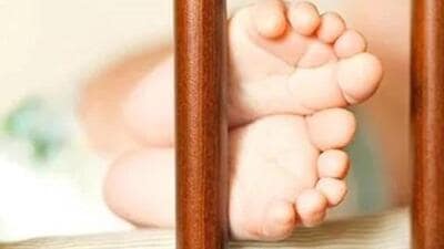A 38-year-old pregnant woman, who was allegedly denied admission to the labour room, was forced to give birth to her baby girl on the floor of the Pathankot civil hospital’s corridor on Tuesday night. (HT File Photo) A 38-year-old pregnant woman, who was allegedly denied admission to the labour room, was forced to give birth to her baby girl on the floor of the Pathankot civil hospital’s corridor on Tuesday night. (HT File Photo)