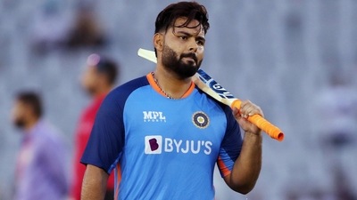 MIndia's Rishabh Pant during a warm up session (ANI)