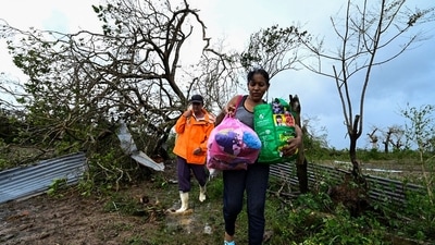 The U.S. National Hurricane Center predicted Ian could become a catastrophic Category 4 hurricane with winds up to 130 mph (209 kph) before roaring ashore on Florida's southwest coast on Wednesday afternoon. (AFP) The U.S. National Hurricane Center predicted Ian could become a catastrophic Category 4 hurricane with winds up to 130 mph (209 kph) before roaring ashore on Florida's southwest coast on Wednesday afternoon. (AFP)