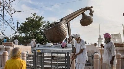 UP CM Yogi Adityanath inaugurates Lata Mangeshkar Chowk in Ayodhya (PTI) UP CM Yogi Adityanath inaugurates Lata Mangeshkar Chowk in Ayodhya (PTI)