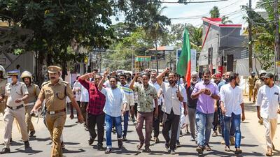 PFI activists during a ‘hartal’ against the crackdown in Thiruvananthapuram. (PTI) PFI activists during a ‘hartal’ against the crackdown in Thiruvananthapuram. (PTI)
