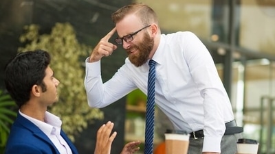 7 Steps to deal with criticism in a healthy way (freepik) 7 Steps to deal with criticism in a healthy way (freepik)