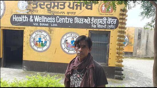 Amid the thrust to make the newly opened Aam Aadmi Clinics a successful venture, the health department has decided to conduct a survey to rationalise health facilities in Punjab. (HT File Photo)
