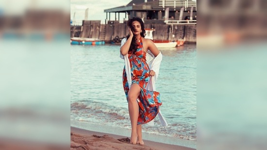 "Basking in the love I’m getting for the #DoubleXL teaser and #MonicaOMyDarling song #YeEkZindagi … But honestly I just needed an excuse to post some amazing pics clicked by my friend @jaysamuelstudio at Broadstairs Beach … Happy Tuesday Folks," Huma Qureshi captioned her post.(Instagram/@iamhumaq)
