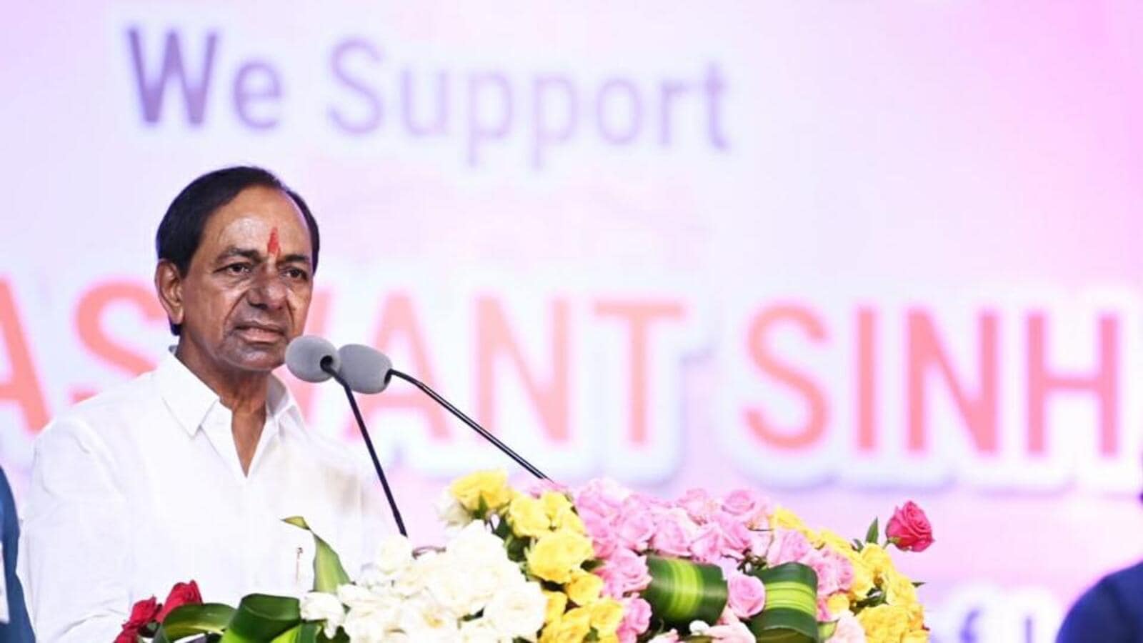 Expectation in the air as KCR is all set to announce 'national' plan to take on BJP in 2022