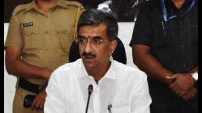The newly-appointed Guardian Minister of Thane district, Shambhuraje Desai has said that the city roads will get better soon. (PRAFUL GANGURDE/HT PHOTO) The newly-appointed Guardian Minister of Thane district, Shambhuraje Desai has said that the city roads will get better soon. (PRAFUL GANGURDE/HT PHOTO)