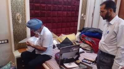 Police have also collected the CCTV footage of the area to identify the accused. (HT photo)