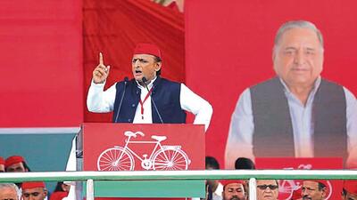 Samajwadi Party chief Akhilesh Yadav at the party’s national convention in Lucknow on Thursday. (Deepak Gupta/HT Photo) Samajwadi Party chief Akhilesh Yadav at the party’s national convention in Lucknow on Thursday. (Deepak Gupta/HT Photo)