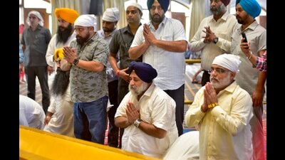 Ludhiana, India - September 29, 2022 : SAD President Sukhbir Badal paying obeisance at Gurdwara Dukh Nivaran Sahib before press conference in Ludhiana on Thursday. (Photo by Gurpreet Singh/Hindustan Times) (HT photo (Gurpreet Singh) ) Ludhiana, India - September 29, 2022 : SAD President Sukhbir Badal paying obeisance at Gurdwara Dukh Nivaran Sahib before press conference in Ludhiana on Thursday. (Photo by Gurpreet Singh/Hindustan Times) (HT photo (Gurpreet Singh) )