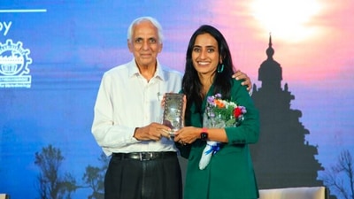 The image, taken from LinkedIn, shows Sugar Cosmetics CEO and Shark Tank India judge Vineeta Singh with her dad