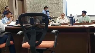 Kejriwal walked away from NDMC meeting, alleges BJP Kejriwal walked away from NDMC meeting, alleges BJP