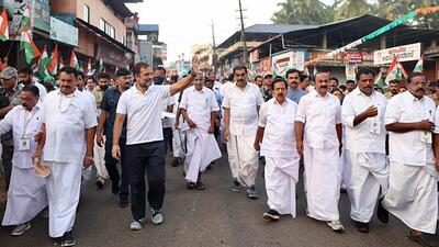 Congress leader Rahul Gandhi waves to the supporters during party's Bharat Jodo Yatra in Kerala’s Wayanad on Thursday. (Congress/Twitter) Congress leader Rahul Gandhi waves to the supporters during party's Bharat Jodo Yatra in Kerala’s Wayanad on Thursday. (Congress/Twitter)