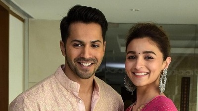 Varun Dhawan and Alia Bhatt were seen together in Kalank (2019). Varun Dhawan and Alia Bhatt were seen together in Kalank (2019).