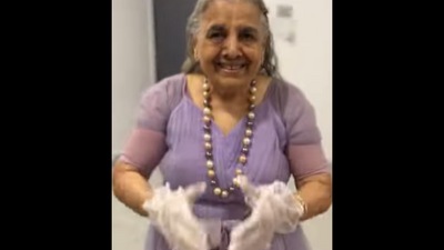 The dadi wears a lovely gown on her birthday. (Instagram/@littlemisschatterbox28) The dadi wears a lovely gown on her birthday. (Instagram/@littlemisschatterbox28)