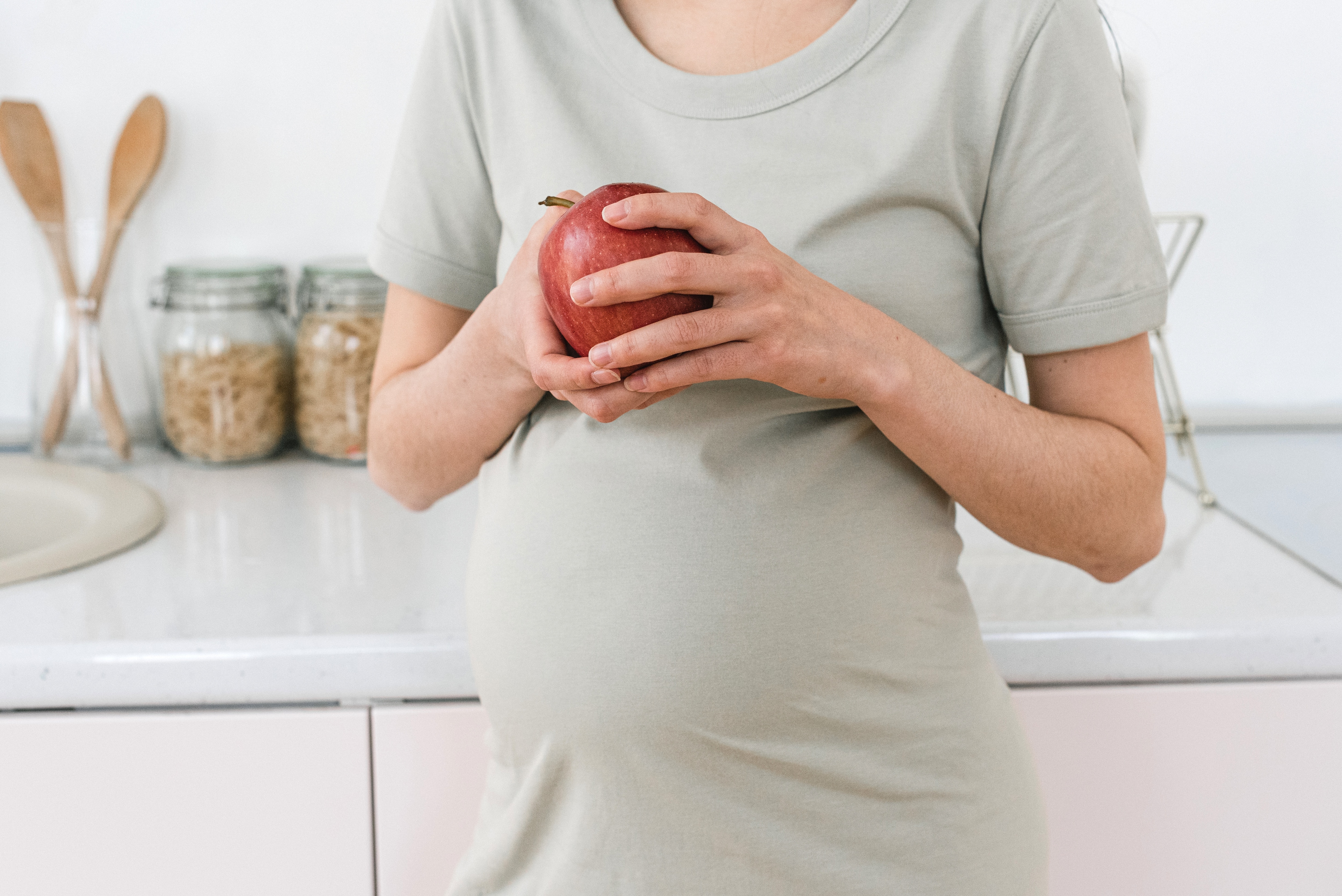 Navratri fasting tips: Nutritionist on healthy diet plan for pregnant women (SHVETS production) Navratri fasting tips: Nutritionist on healthy diet plan for pregnant women (SHVETS production)